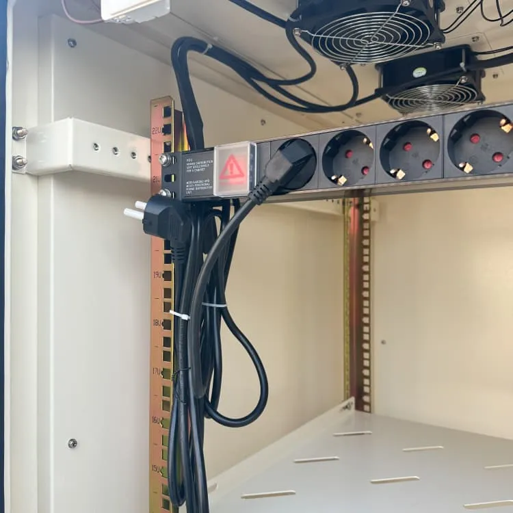 Low-voltage type microgrid energy storage battery cabinet for scientific research stations