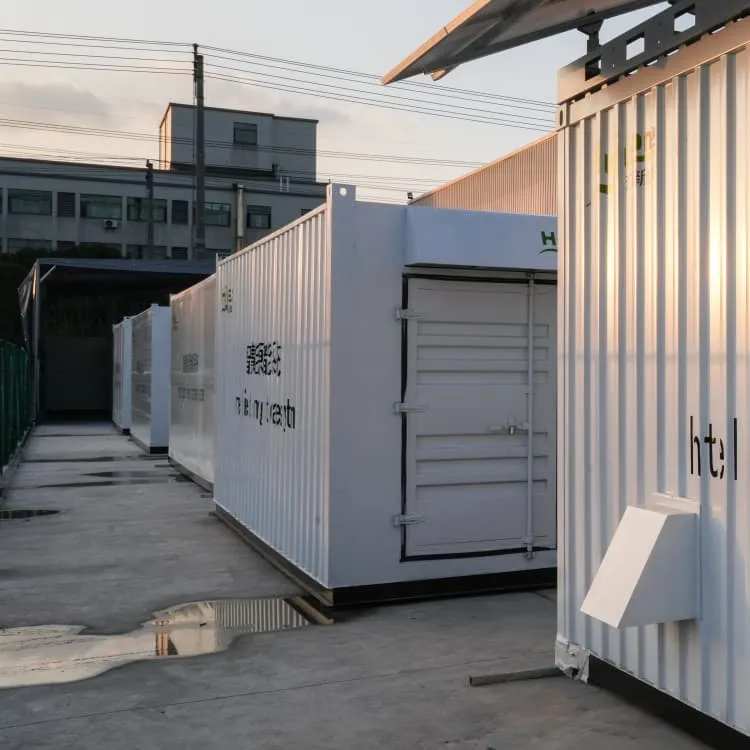 The impact of power grid failure on microgrid
