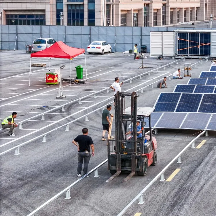 Which communication base station in Maldives has the most energy storage systems 